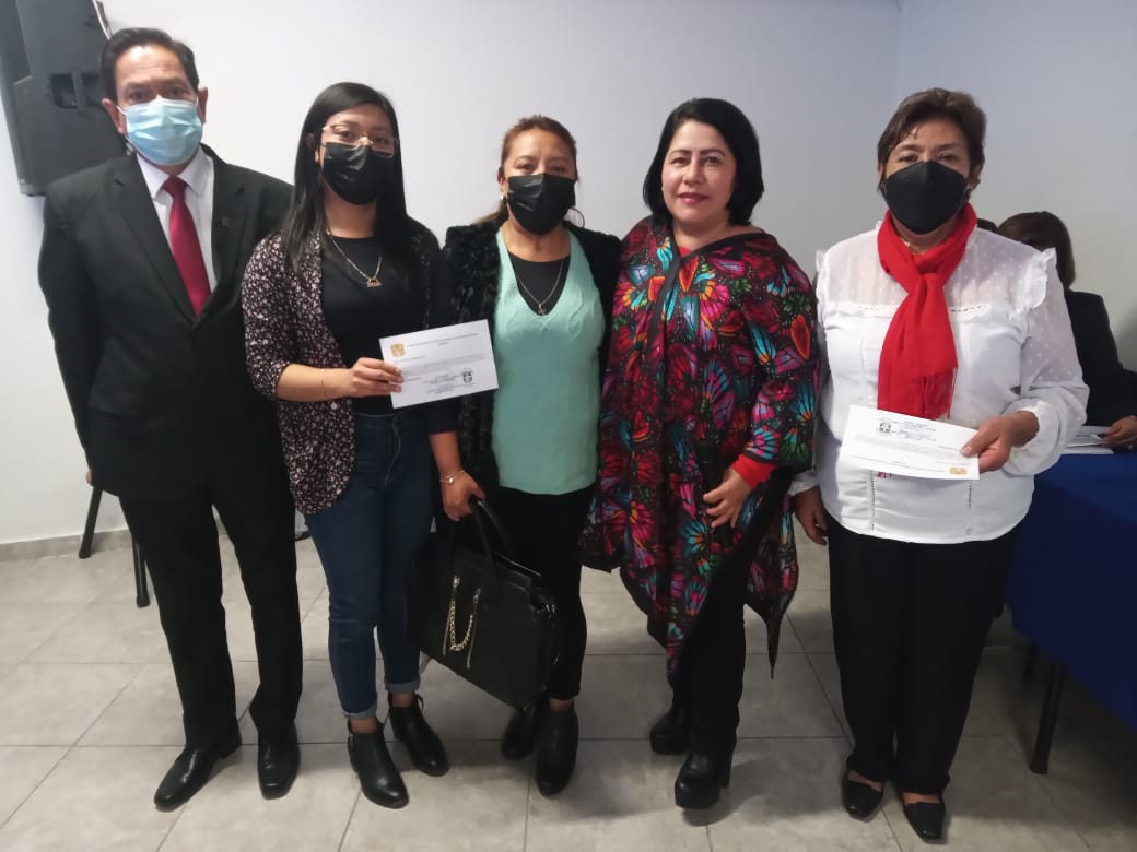 Entregan becas de excelencia a trabajadores del SNTSA